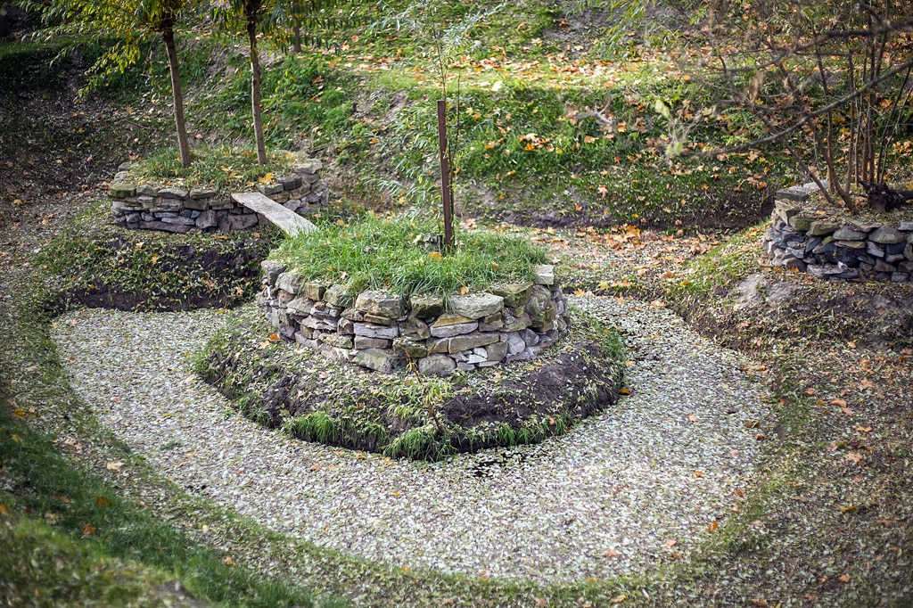 Ivan Erben, kamenické práce, kameny v zahradě